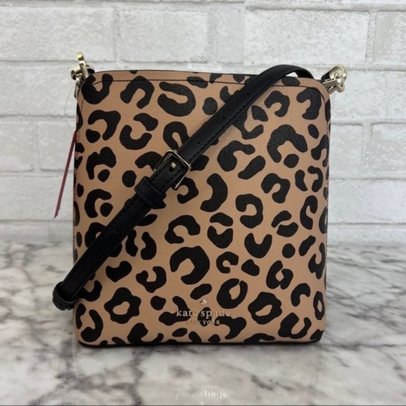 kate spade Handbags - Kate Spade Darcy Graphic Leopard Small Bucket Bag Crossbody